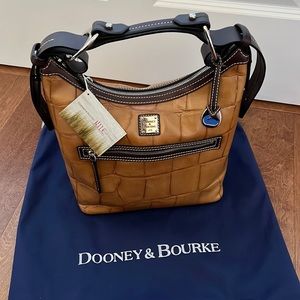 Brand New! Dooney & Bourke Nile Collection Medium Stretch Slouch in Wheat